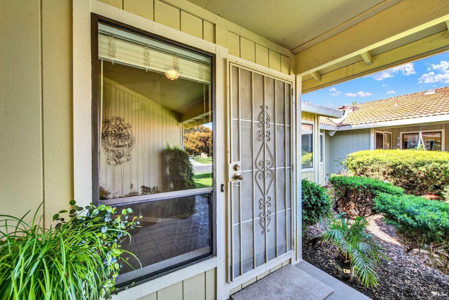 Detail Gallery Image 4 of 28 For 166 Bryce Way, Vacaville,  CA 95687 - 2 Beds | 2 Baths