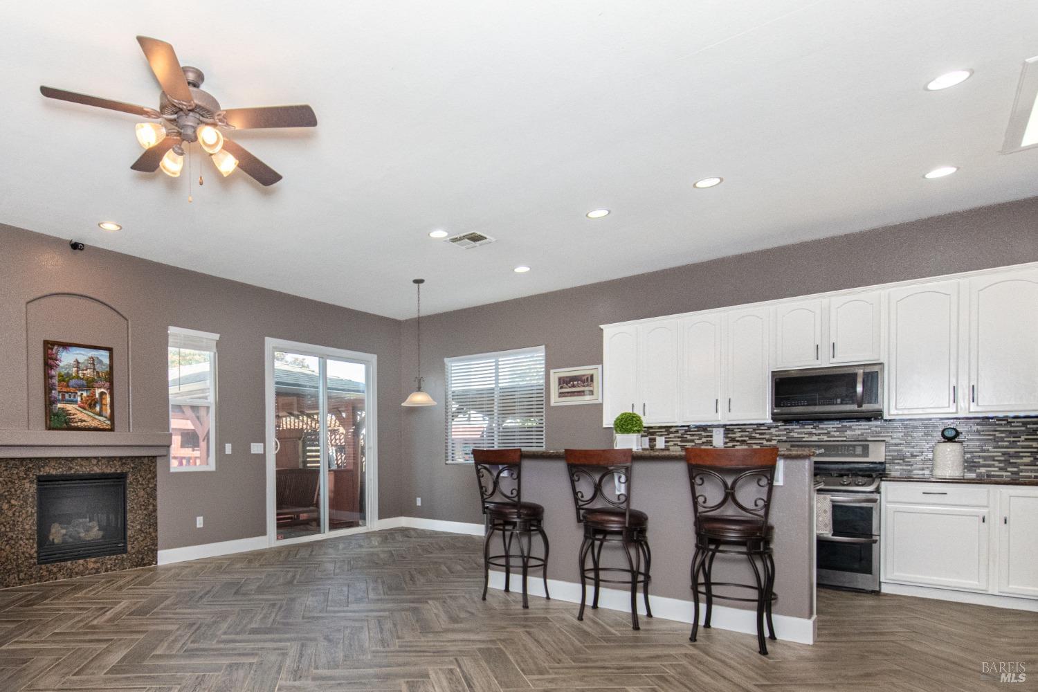 Detail Gallery Image 18 of 62 For 1641 Hickam Cir, Suisun City,  CA 94585 - 4 Beds | 2 Baths