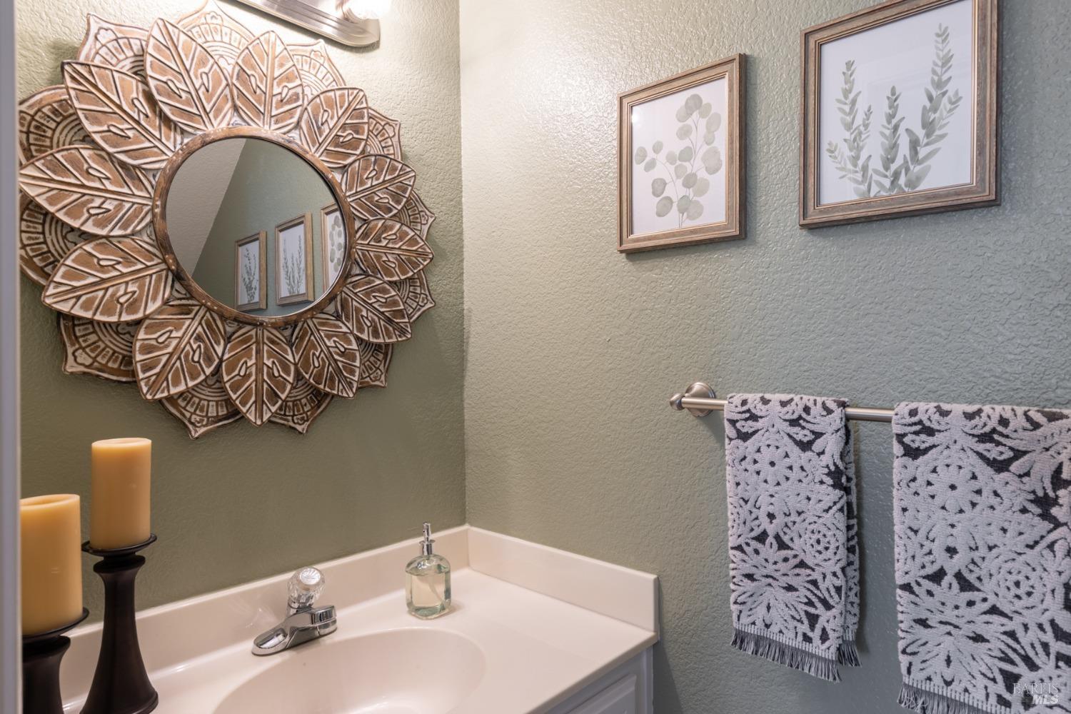 Detail Gallery Image 17 of 26 For 395 Mark West Commons Cir, Santa Rosa,  CA 95403 - 3 Beds | 2/1 Baths