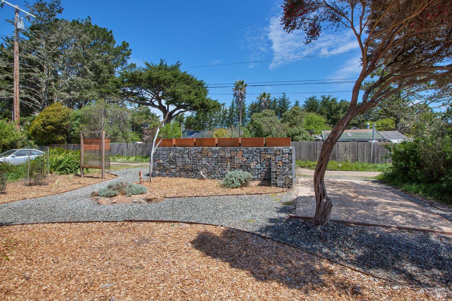 Detail Gallery Image 31 of 42 For 415 Locust Dr, Bolinas,  CA 94924 - 2 Beds | 2 Baths