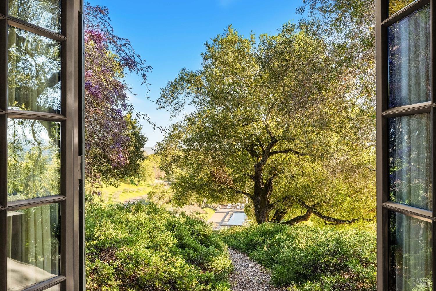 Detail Gallery Image 9 of 84 For 2100 Ridge Oaks Rd, Geyserville,  CA 95441 - 4 Beds | 3/2 Baths