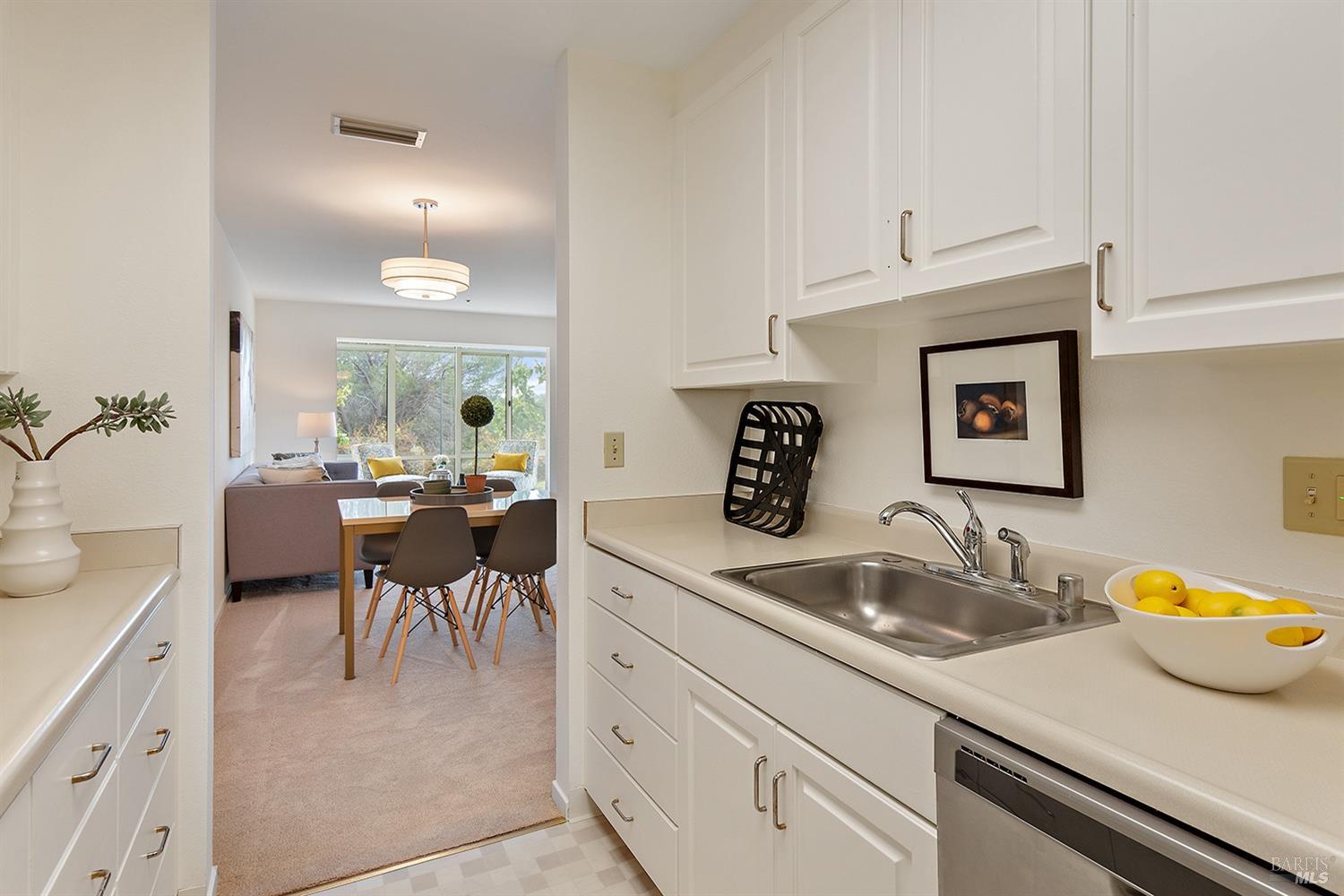 Detail Gallery Image 12 of 38 For 100 Thorndale Dr #149,  San Rafael,  CA 94903 - 2 Beds | 2 Baths
