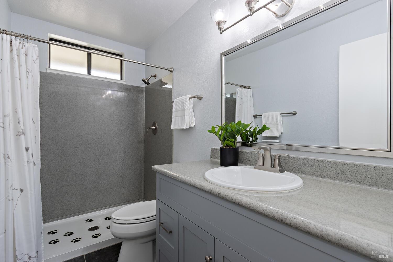 Detail Gallery Image 16 of 30 For 562 Willow Ct, Benicia,  CA 94510 - 2 Beds | 2 Baths