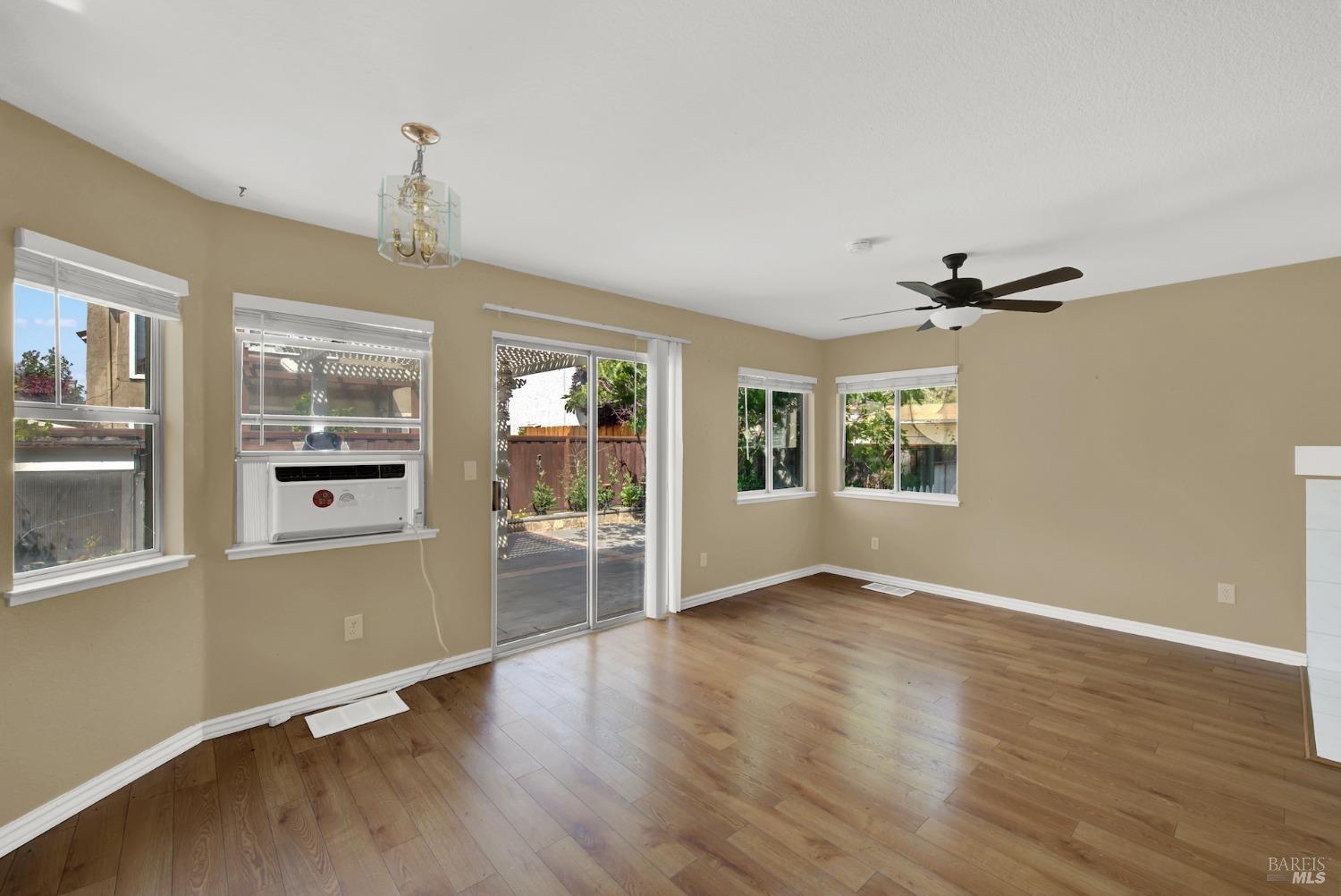 Detail Gallery Image 31 of 72 For 503 Floyd Ct, Suisun City,  CA 94585 - 3 Beds | 2/1 Baths