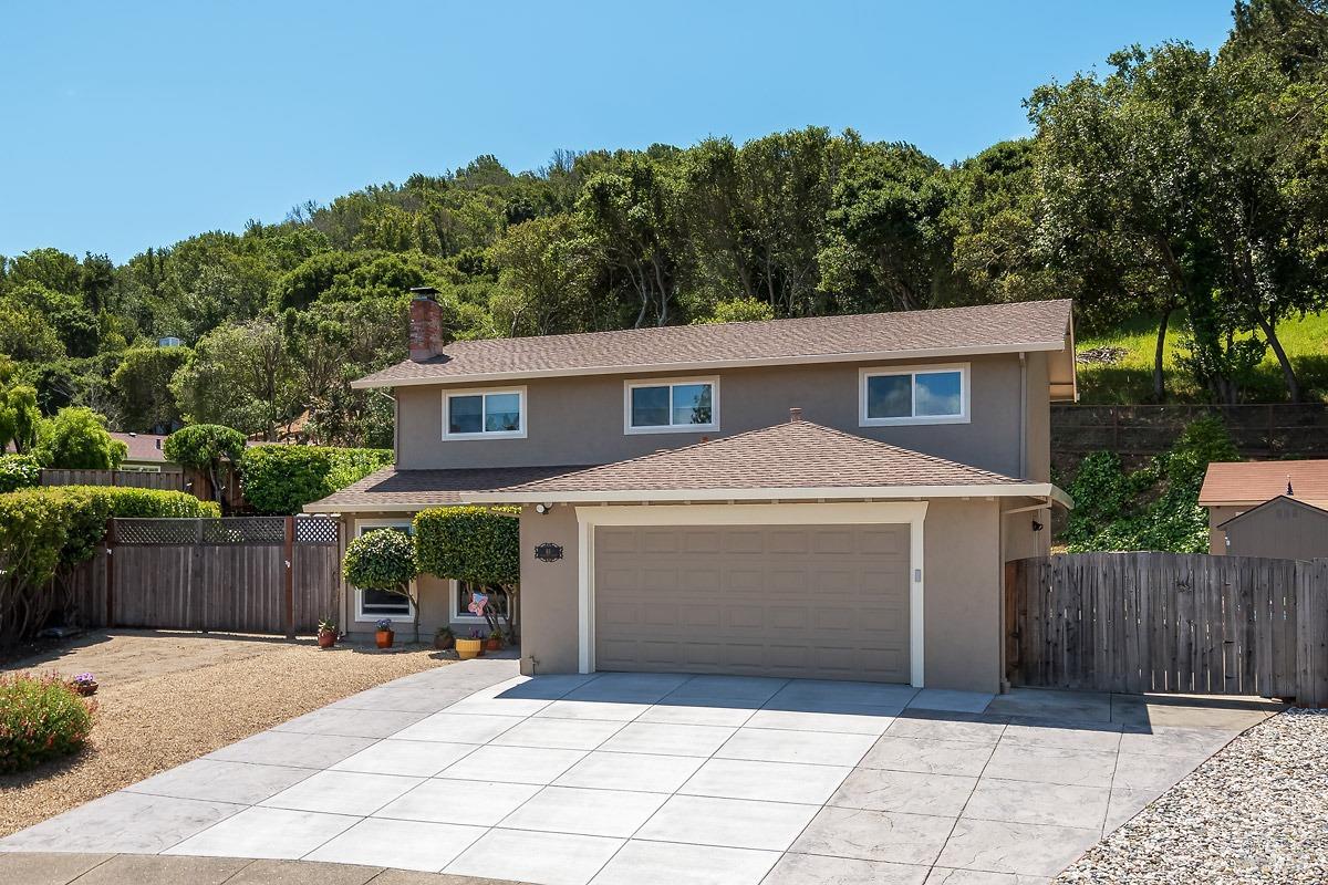Detail Gallery Image 2 of 47 For 85 Stanford Ct, Novato,  CA 94947 - 4 Beds | 2/1 Baths