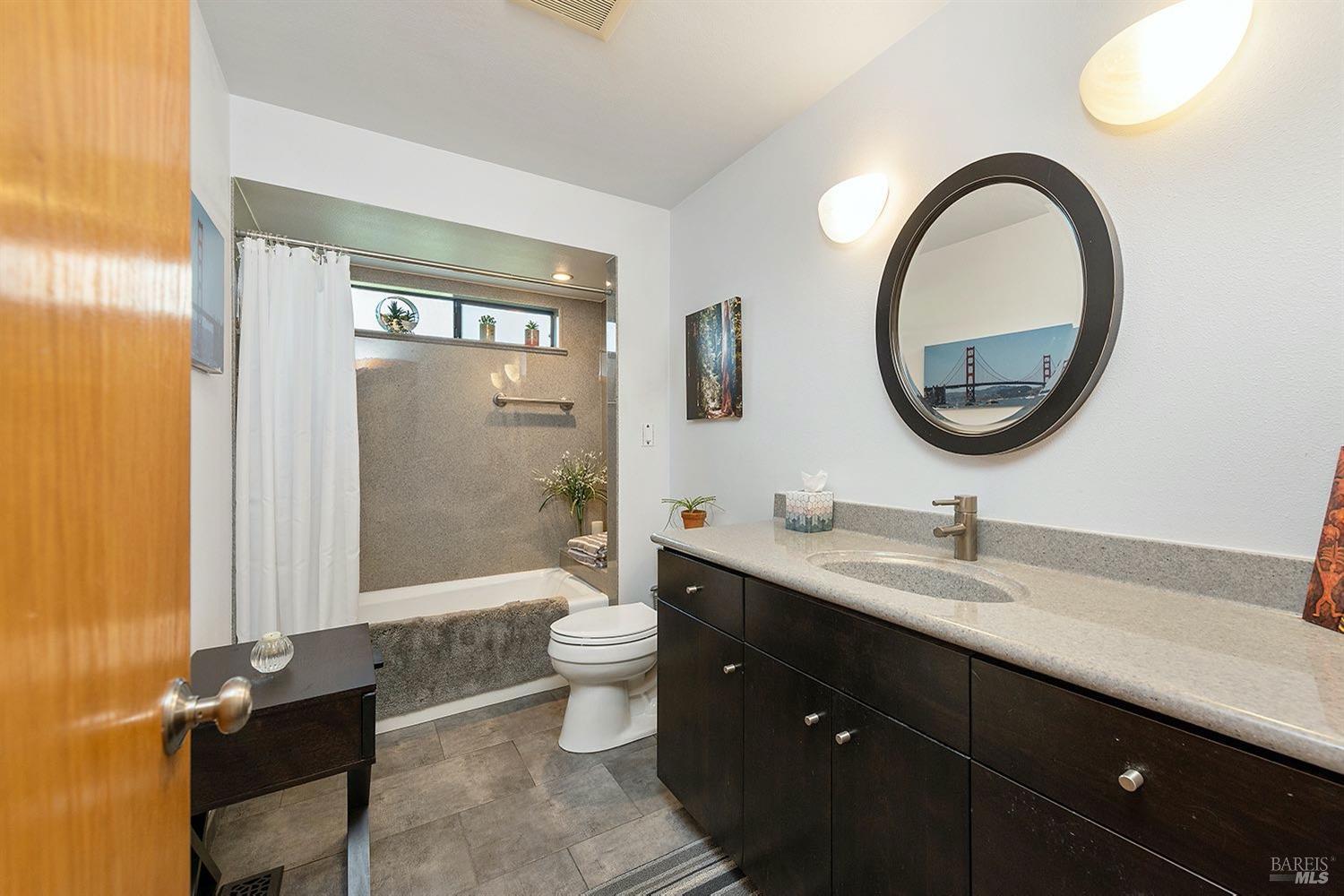 Detail Gallery Image 24 of 30 For 332 Countryside Dr, Santa Rosa,  CA 95401 - 3 Beds | 2 Baths