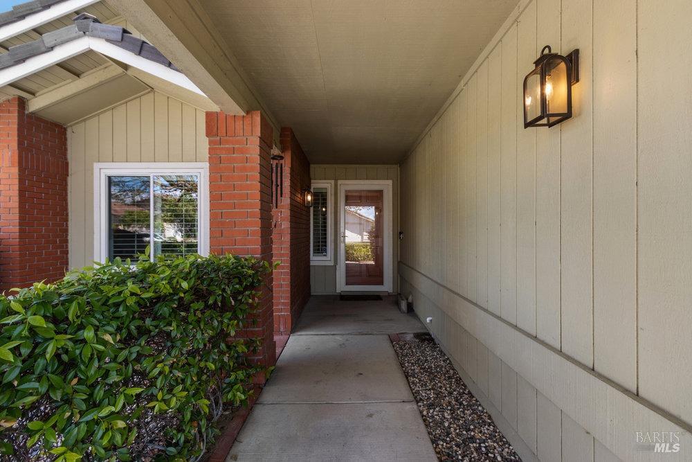 Detail Gallery Image 3 of 65 For 1416 Drolette Way, Benicia,  CA 94510 - 4 Beds | 2/1 Baths