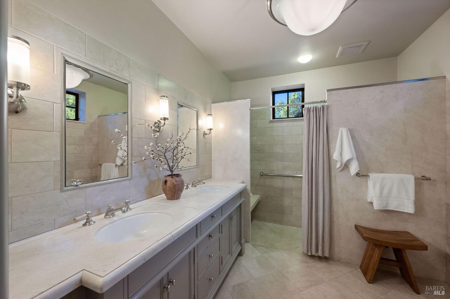 Detail Gallery Image 39 of 84 For 2100 Ridge Oaks Rd, Geyserville,  CA 95441 - 4 Beds | 3/2 Baths