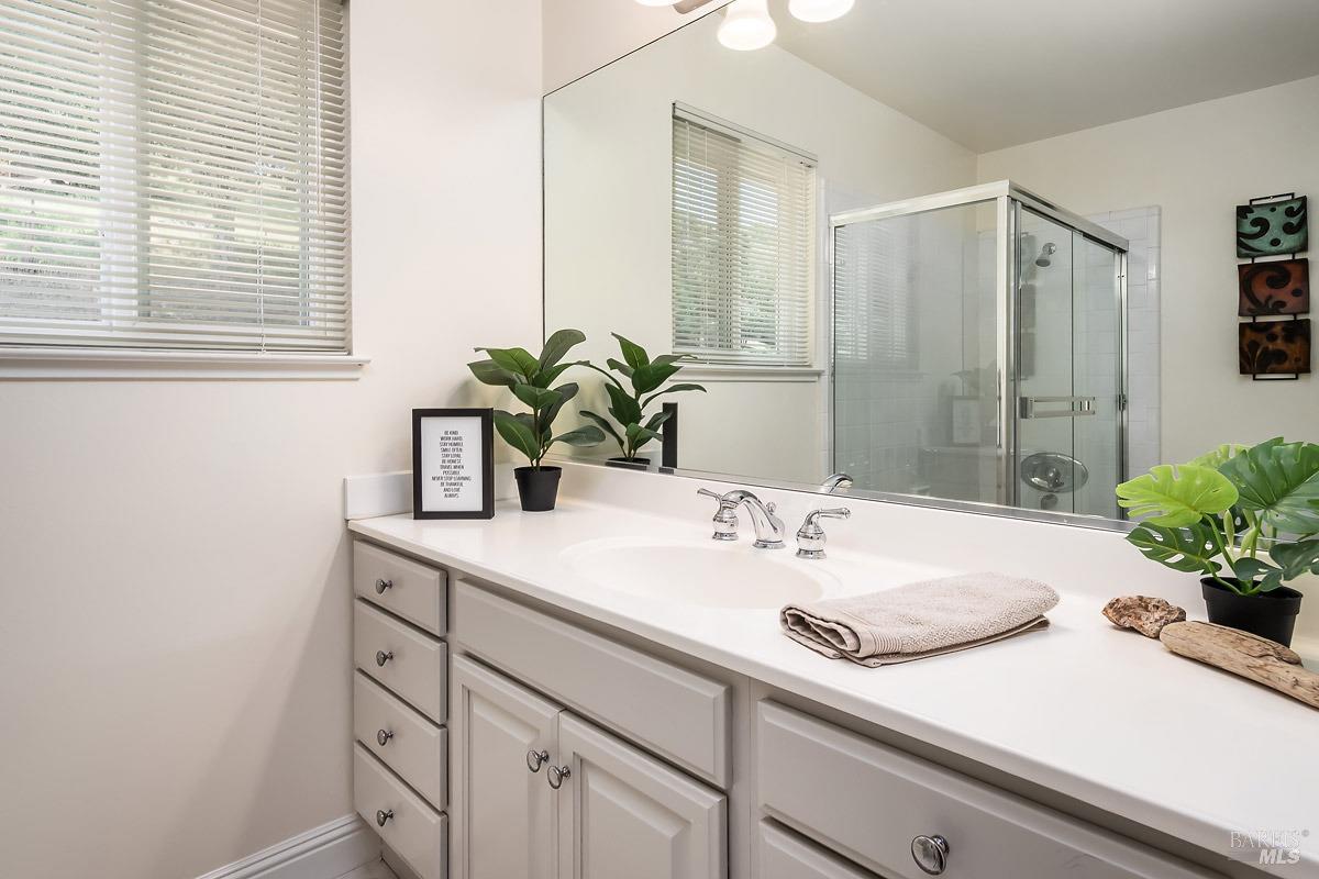 Detail Gallery Image 20 of 47 For 85 Stanford Ct, Novato,  CA 94947 - 4 Beds | 2/1 Baths
