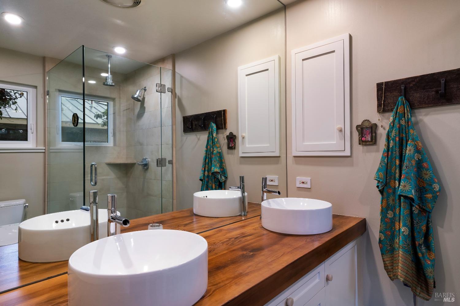 Detail Gallery Image 17 of 43 For 1325 Hillview Pl, Saint Helena,  CA 94574 - 4 Beds | 3/1 Baths