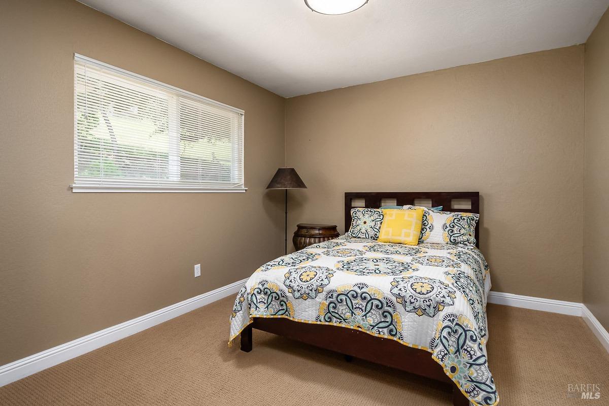 Detail Gallery Image 19 of 47 For 85 Stanford Ct, Novato,  CA 94947 - 4 Beds | 2/1 Baths