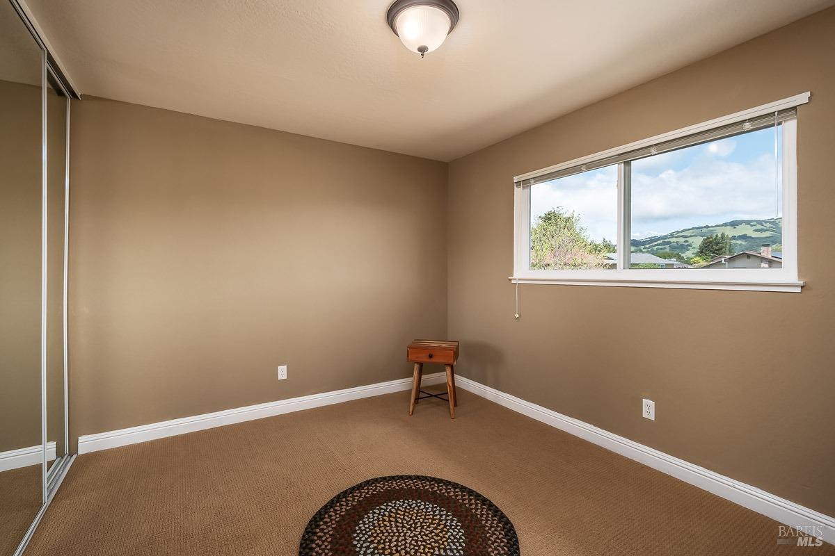 Detail Gallery Image 21 of 47 For 85 Stanford Ct, Novato,  CA 94947 - 4 Beds | 2/1 Baths