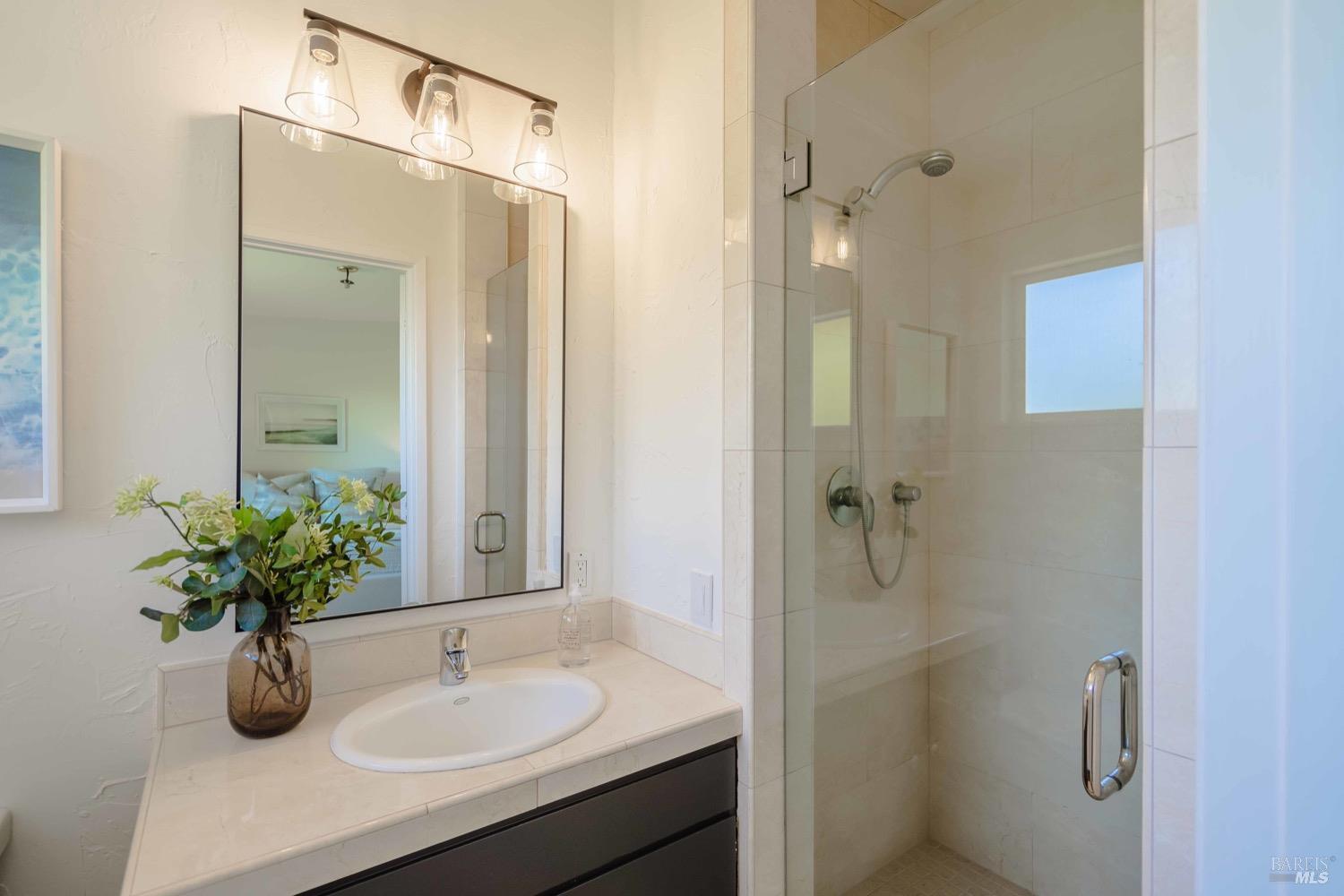 Detail Gallery Image 13 of 72 For 2220 Vistazo St, Tiburon,  CA 94920 - 3 Beds | 2 Baths