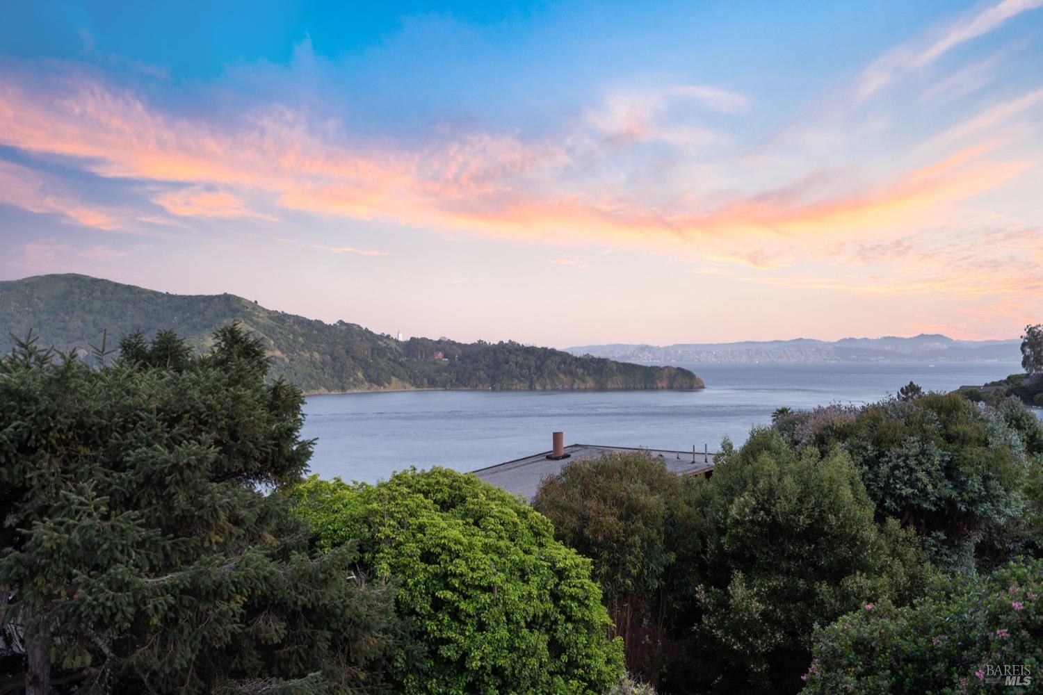 Detail Gallery Image 66 of 72 For 2220 Vistazo St, Tiburon,  CA 94920 - 3 Beds | 2 Baths