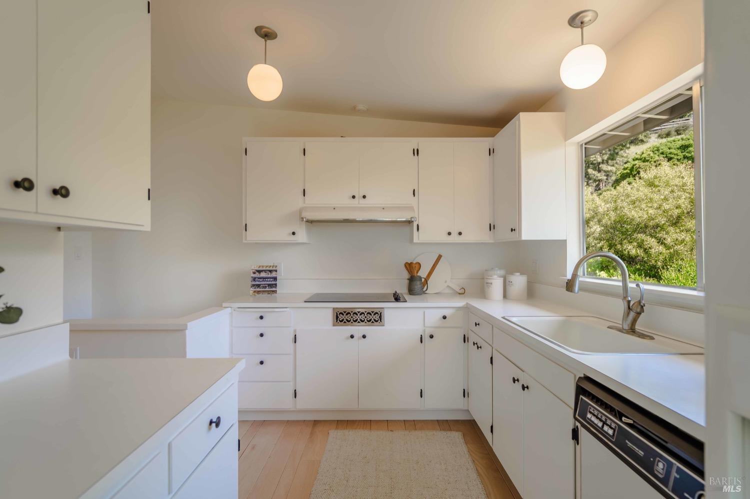 Detail Gallery Image 32 of 72 For 2220 Vistazo St, Tiburon,  CA 94920 - 3 Beds | 2 Baths
