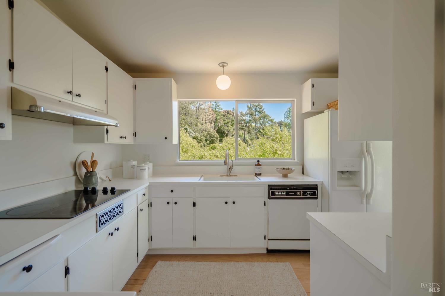 Detail Gallery Image 33 of 72 For 2220 Vistazo St, Tiburon,  CA 94920 - 3 Beds | 2 Baths