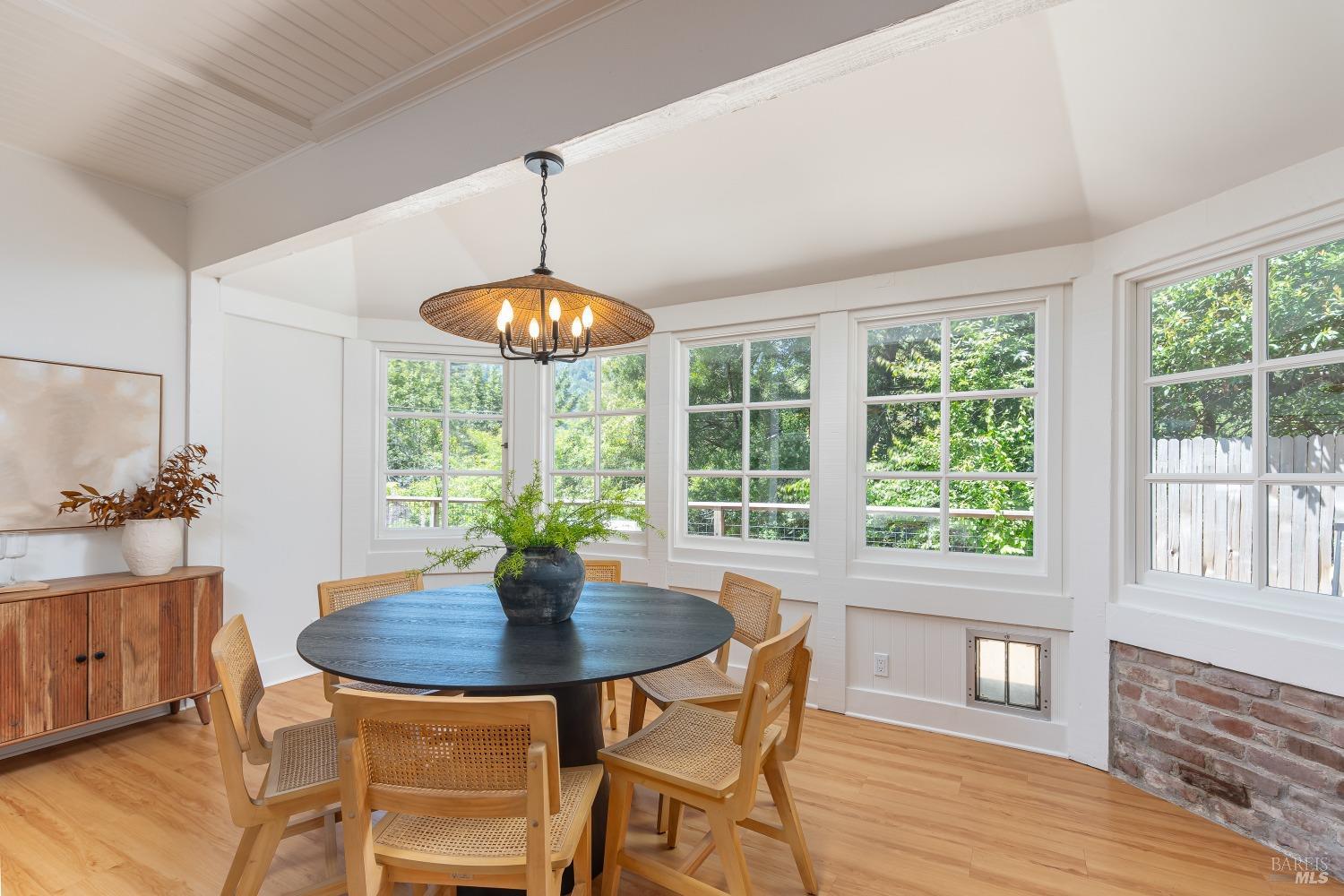 Detail Gallery Image 11 of 38 For 101 Cornelia Ave, Mill Valley,  CA 94941 - 4 Beds | 2/1 Baths