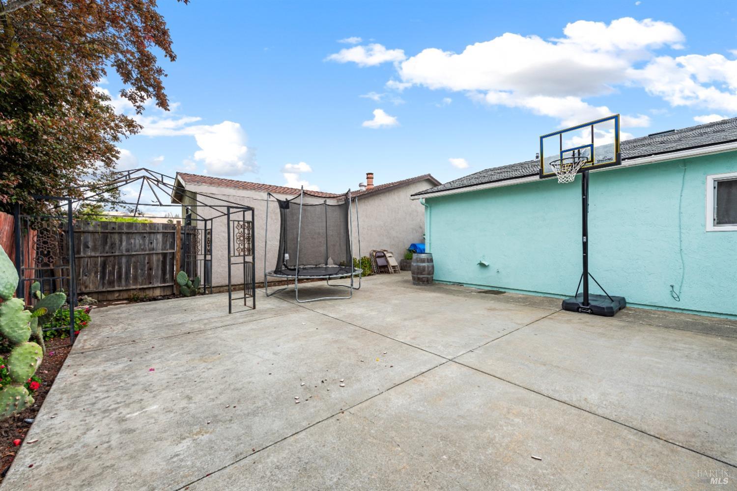Detail Gallery Image 28 of 36 For 1163 Jack London Dr, Vallejo,  CA 94589 - 3 Beds | 2 Baths