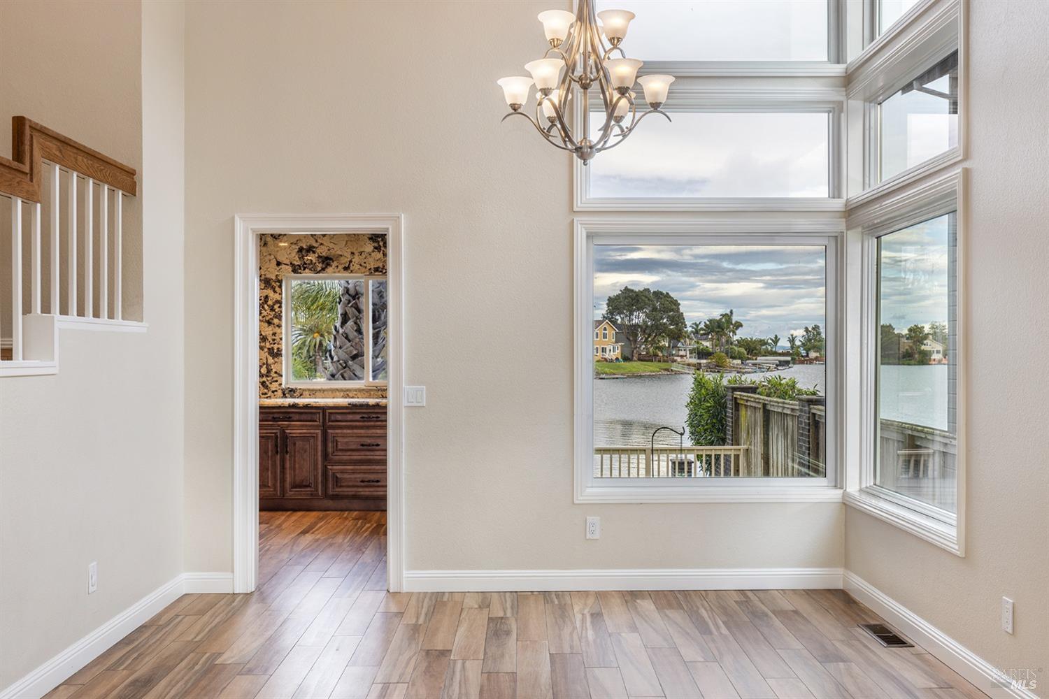 Detail Gallery Image 12 of 36 For 52 Caribe Isle, Novato,  CA 94949 - 4 Beds | 3 Baths