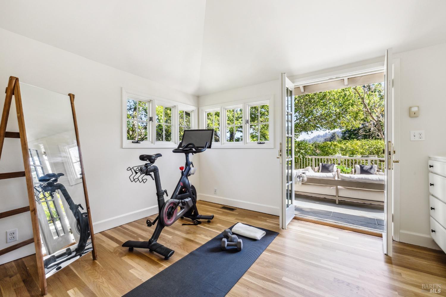Detail Gallery Image 68 of 81 For 281 Crescent Rd a,  San Anselmo,  CA 94960 - 6 Beds | 3/1 Baths