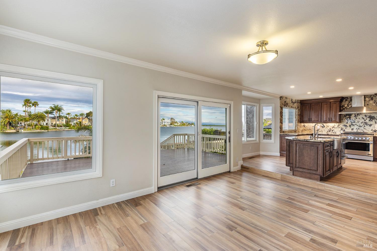 Detail Gallery Image 14 of 36 For 52 Caribe Isle, Novato,  CA 94949 - 4 Beds | 3 Baths