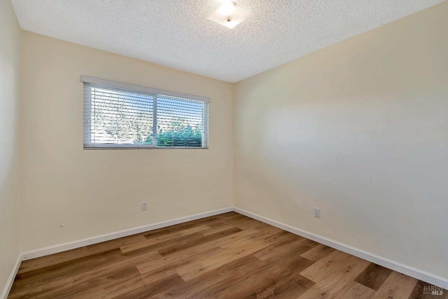 Detail Gallery Image 11 of 24 For 7642 Bernice Ave, Rohnert Park,  CA 94928 - 4 Beds | 2 Baths