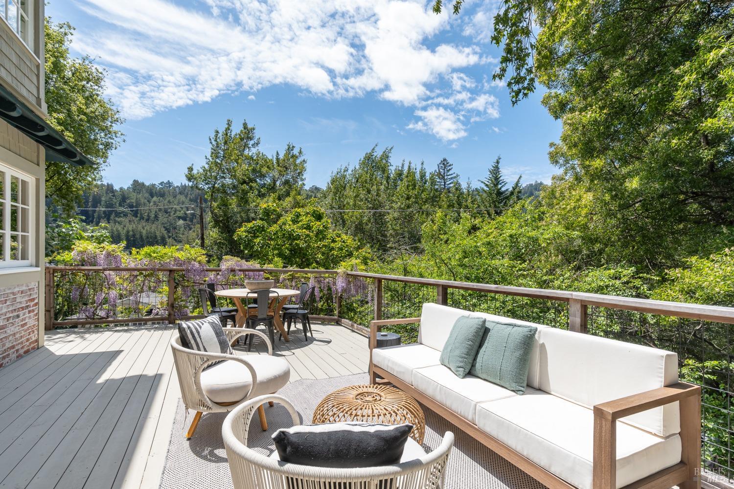 Detail Gallery Image 3 of 38 For 101 Cornelia Ave, Mill Valley,  CA 94941 - 4 Beds | 2/1 Baths