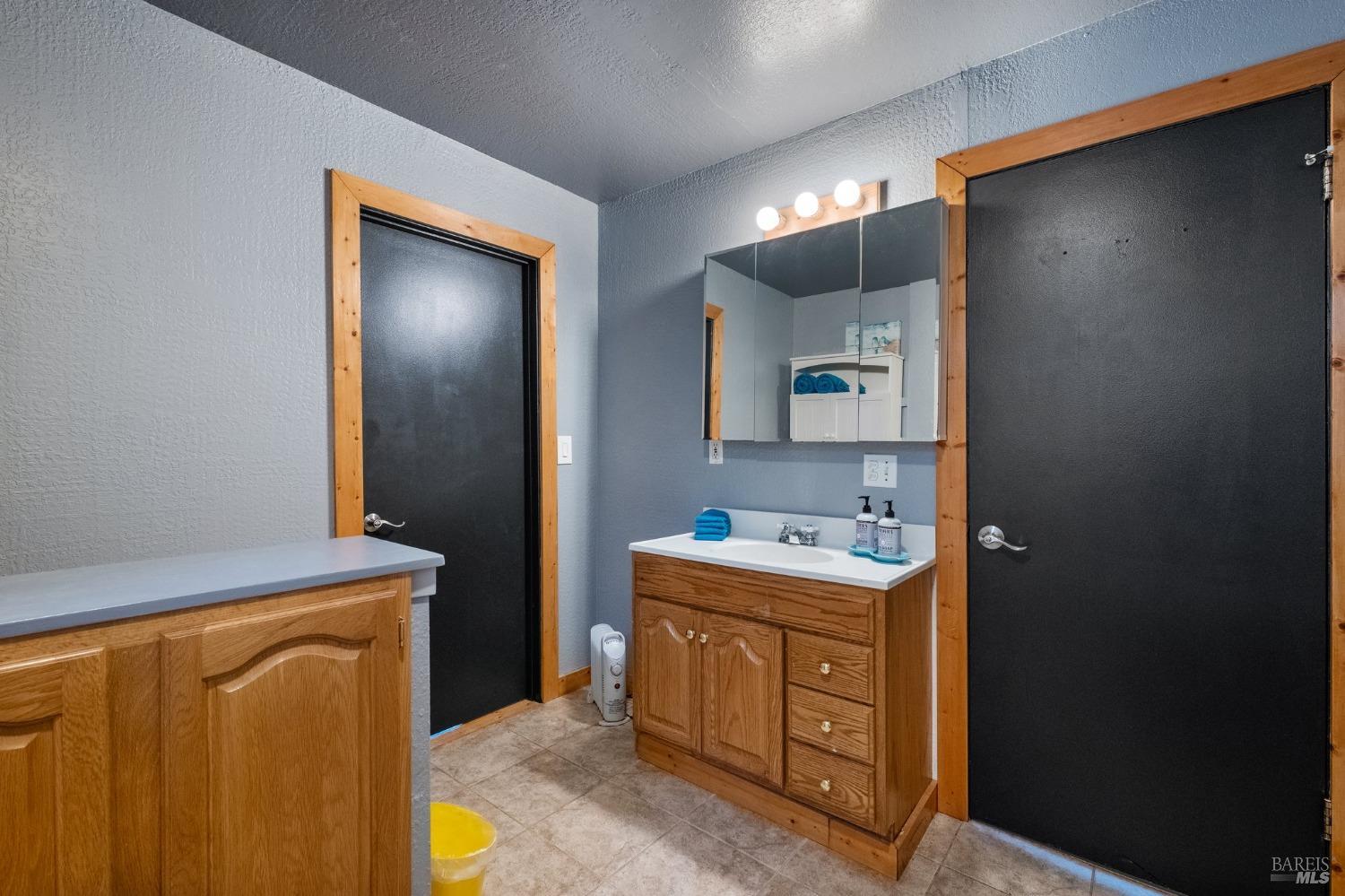 Detail Gallery Image 13 of 36 For 16300 Black Bart Dr, Willits,  CA 95490 - 2 Beds | 1 Baths
