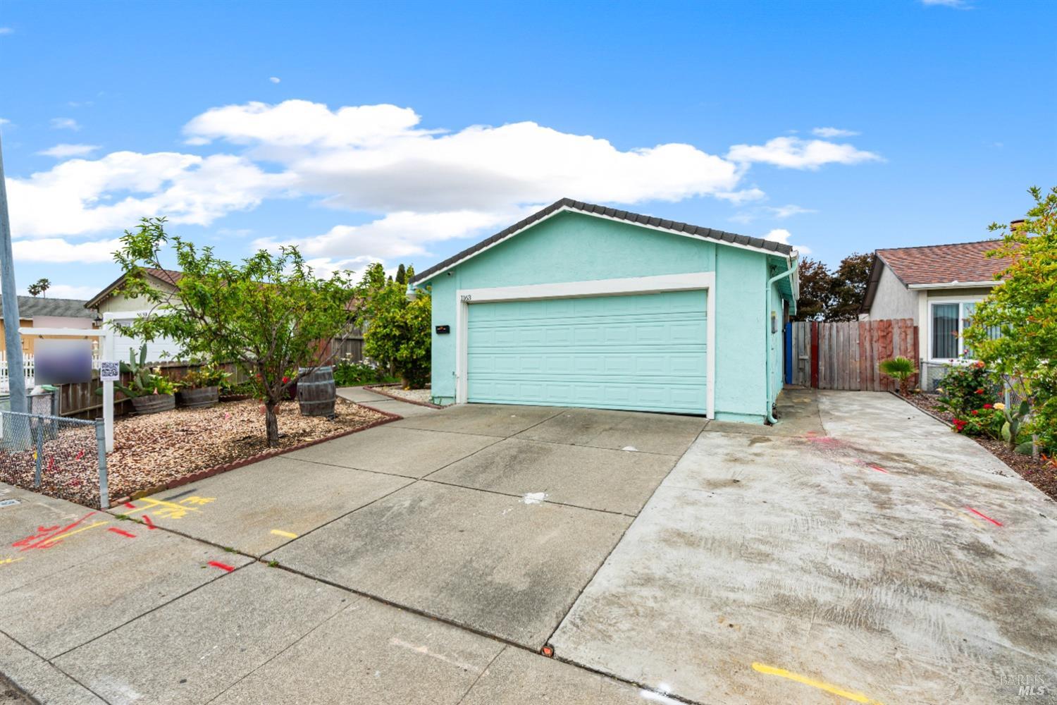 Discover comfort and convenience at 1163 Jack London Dr, Vallejo, CA. This inviting 3-bedroom, 2-bat