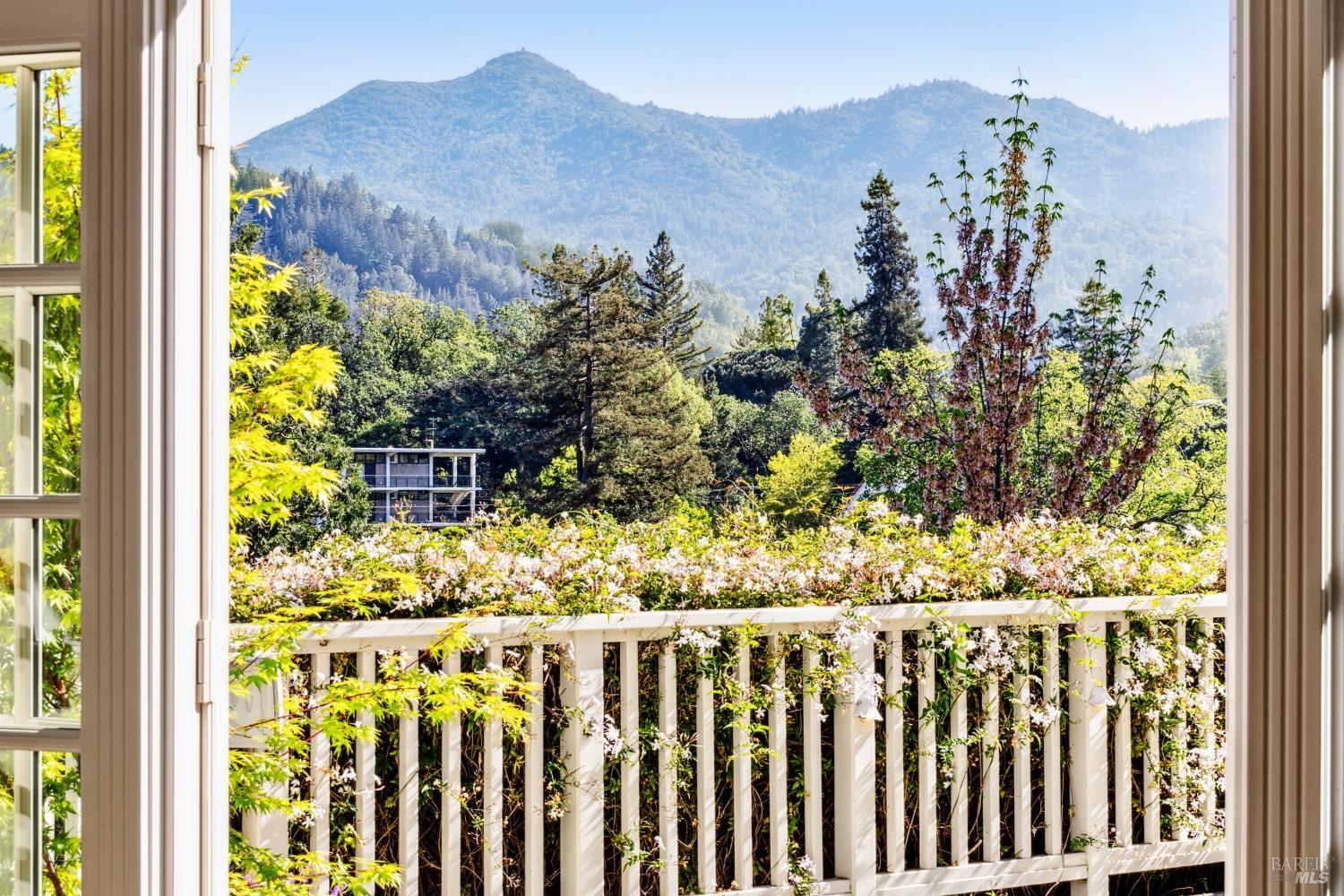 Detail Gallery Image 13 of 81 For 281 Crescent Rd a,  San Anselmo,  CA 94960 - 6 Beds | 3/1 Baths