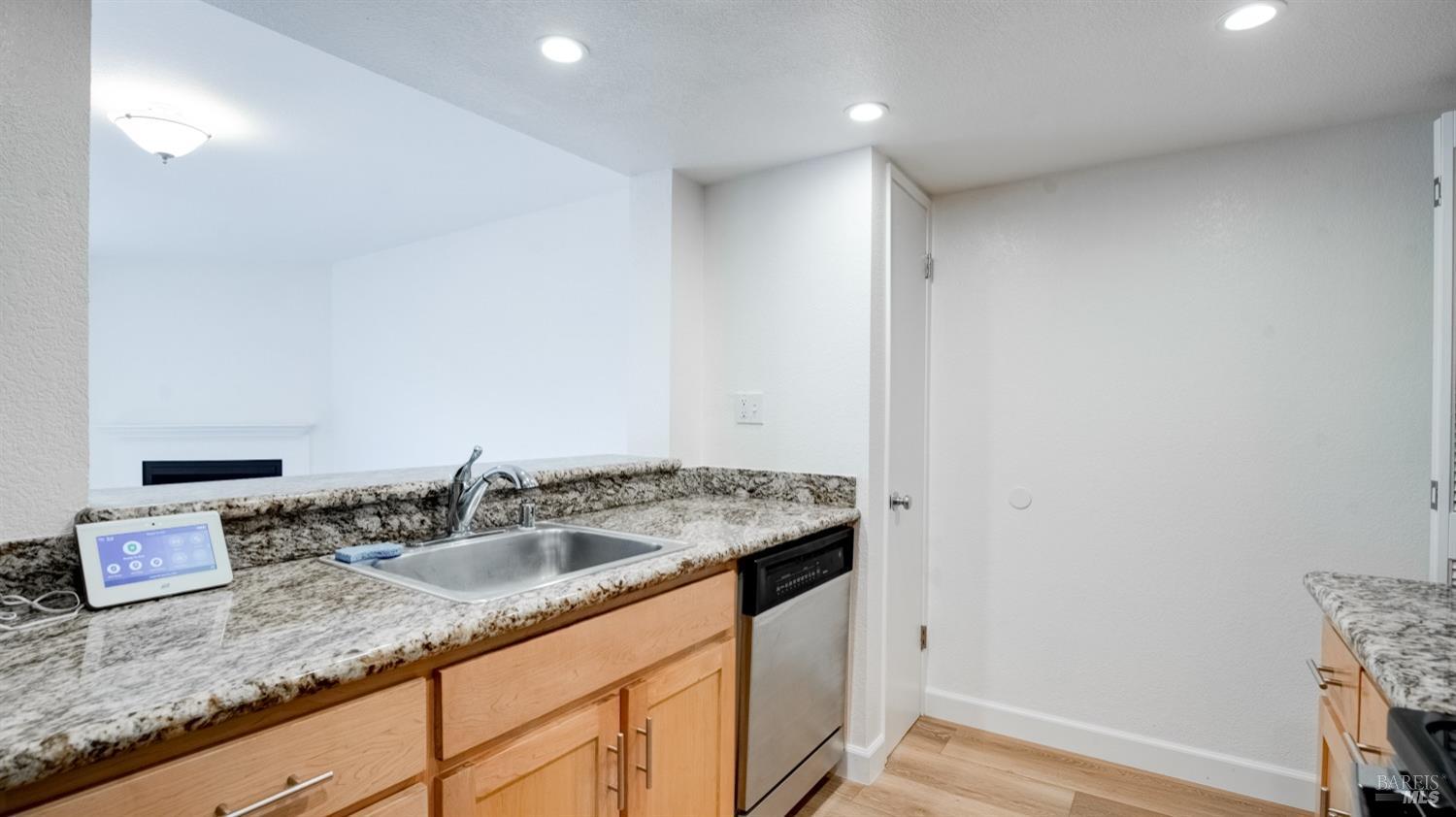 Detail Gallery Image 9 of 30 For 350 Tabor Ave, Fairfield,  CA 94533 - 3 Beds | 2/1 Baths