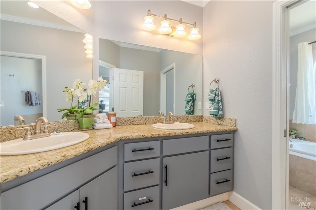 Detail Gallery Image 31 of 54 For 11115 Lakeshore Dr, Clearlake,  CA 95424 - 3 Beds | 3/1 Baths