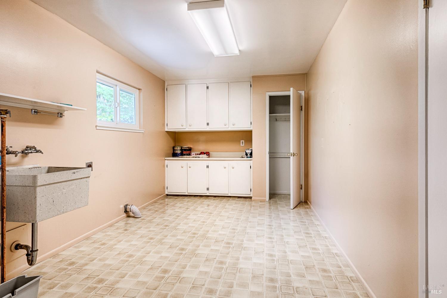 Detail Gallery Image 29 of 31 For 221 Belhaven Ct, Santa Rosa,  CA 95409 - 2 Beds | 2 Baths