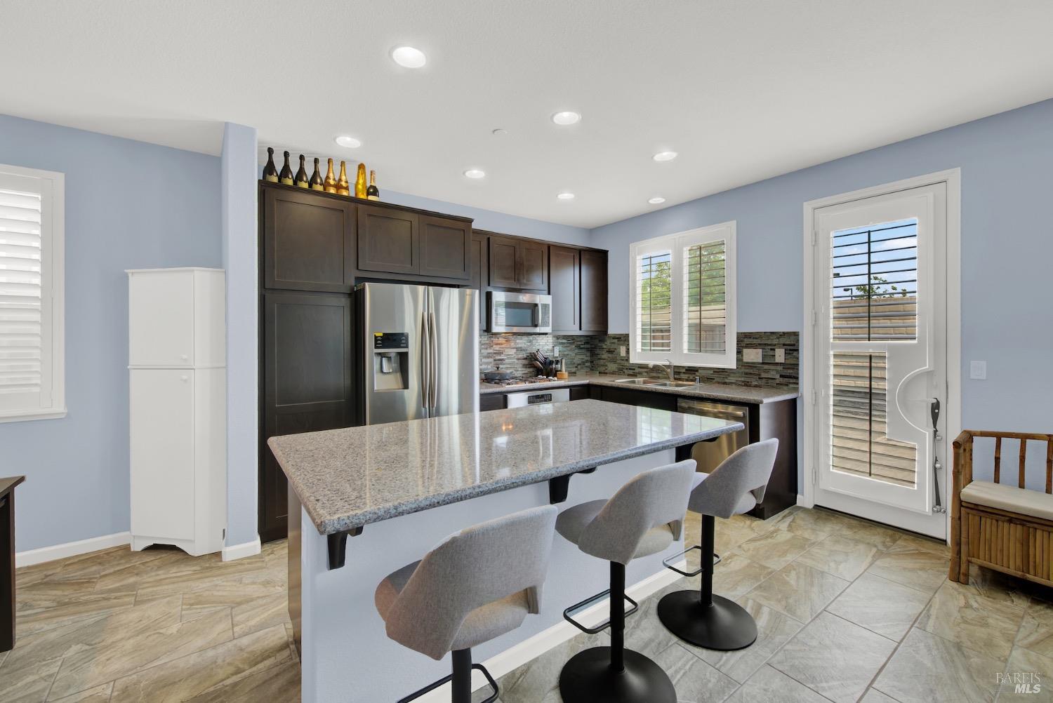 Detail Gallery Image 14 of 65 For 5295 Gramercy Cir, Fairfield,  CA 94533 - 3 Beds | 2/1 Baths