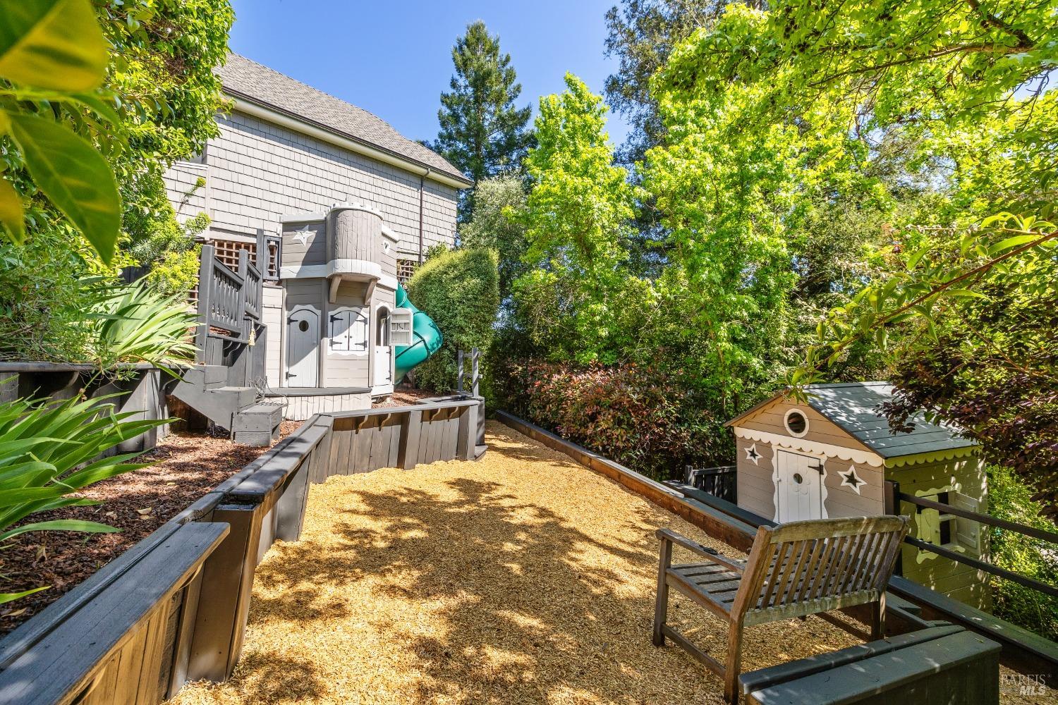 Detail Gallery Image 78 of 81 For 281 Crescent Rd a,  San Anselmo,  CA 94960 - 6 Beds | 3/1 Baths