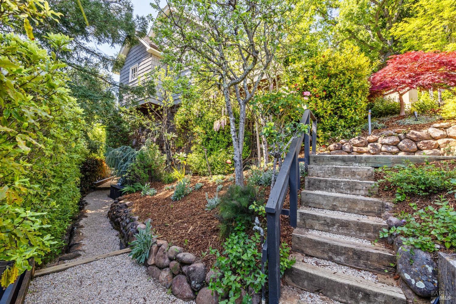 Detail Gallery Image 77 of 81 For 281 Crescent Rd a,  San Anselmo,  CA 94960 - 6 Beds | 3/1 Baths