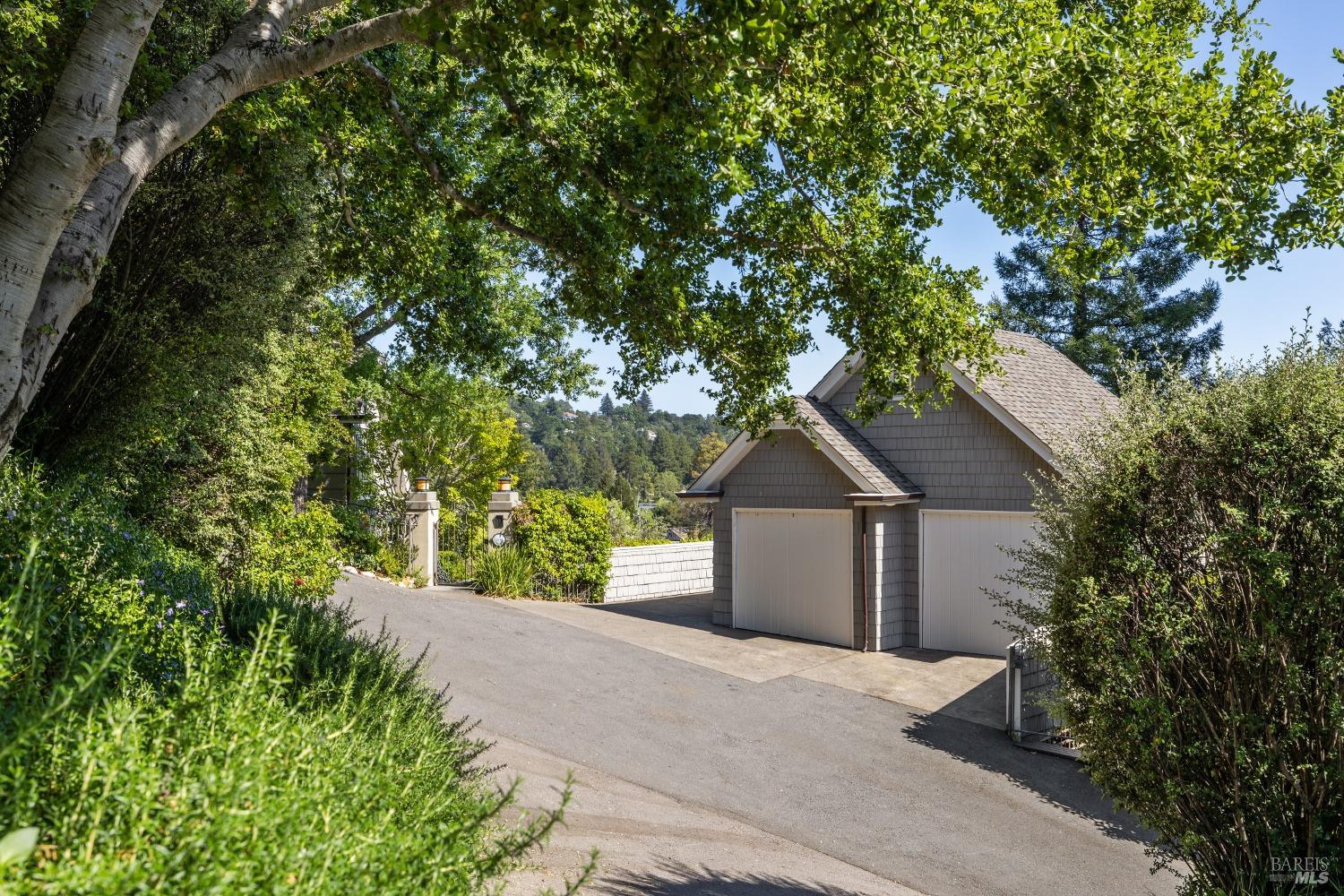 Detail Gallery Image 74 of 81 For 281 Crescent Rd a,  San Anselmo,  CA 94960 - 6 Beds | 3/1 Baths