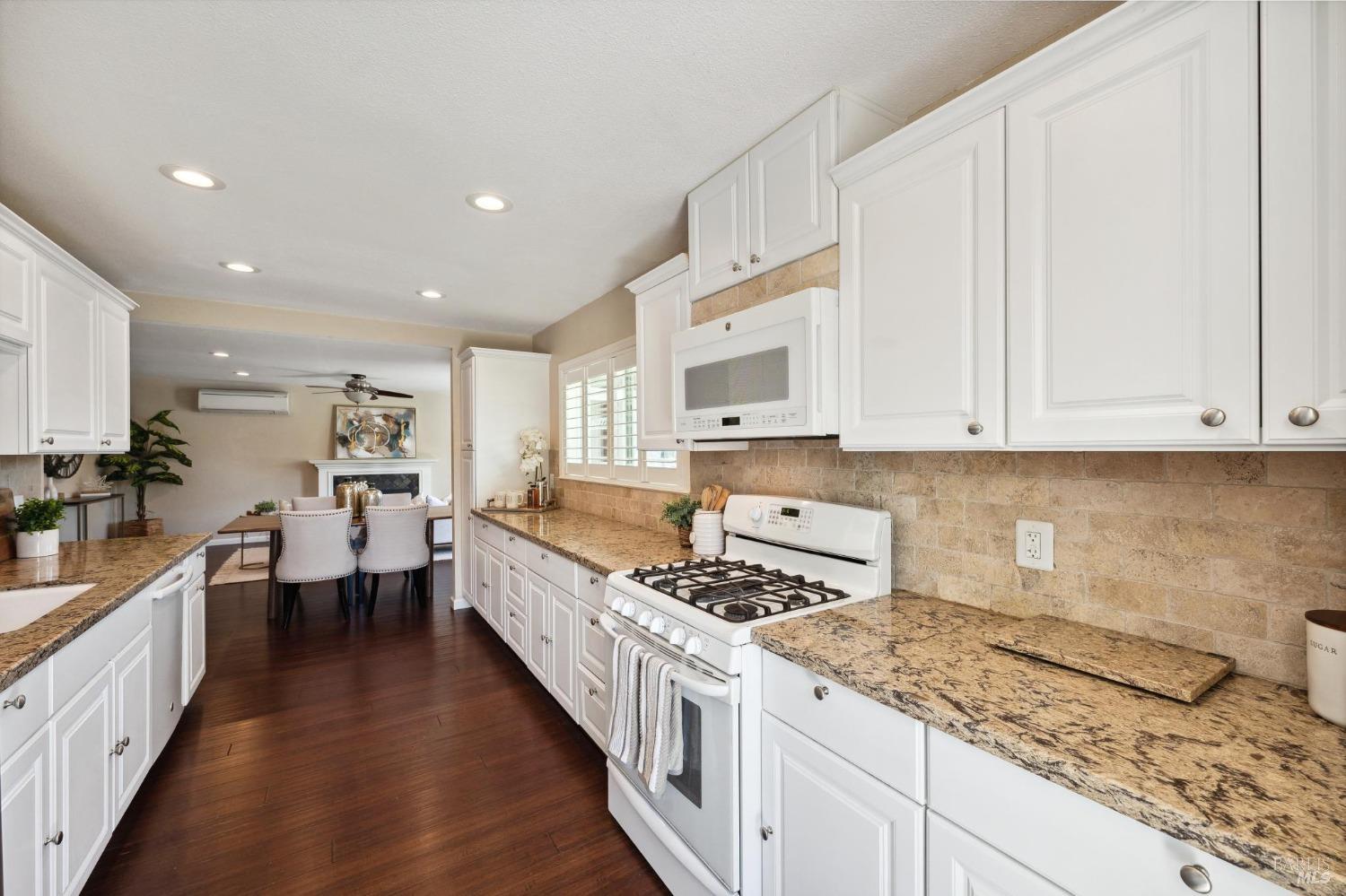 Detail Gallery Image 13 of 35 For 2224 Delpha Dr, Napa,  CA 94558 - 3 Beds | 1 Baths
