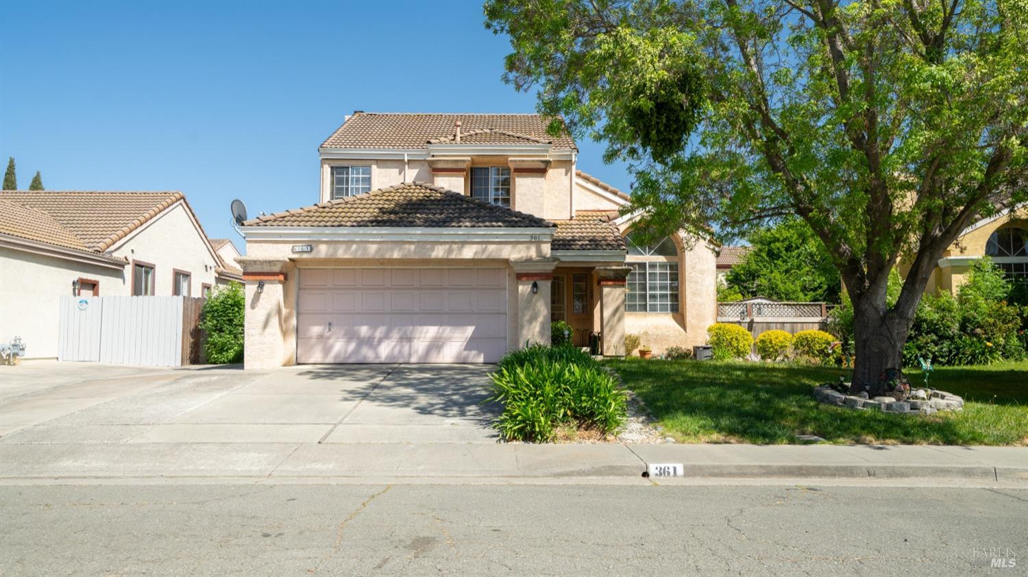 Detail Gallery Image 2 of 48 For 361 Engell Ct, Suisun City,  CA 94585 - 4 Beds | 2/1 Baths