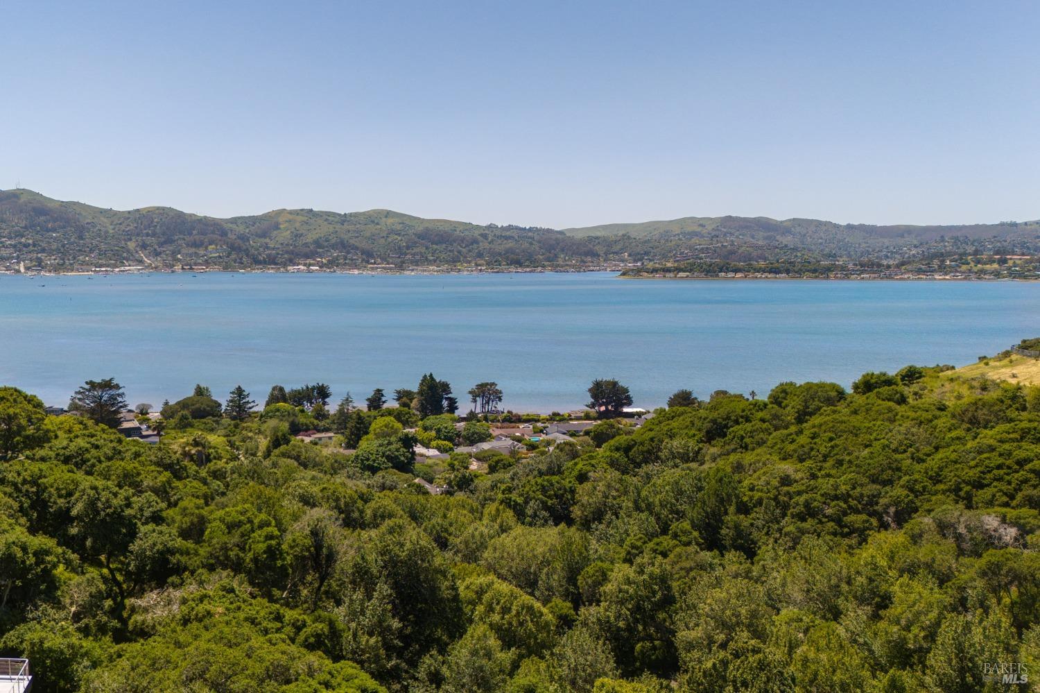 Detail Gallery Image 5 of 48 For 4 Rolling Hills Rd, Tiburon,  CA 94920 - 4 Beds | 4/1 Baths