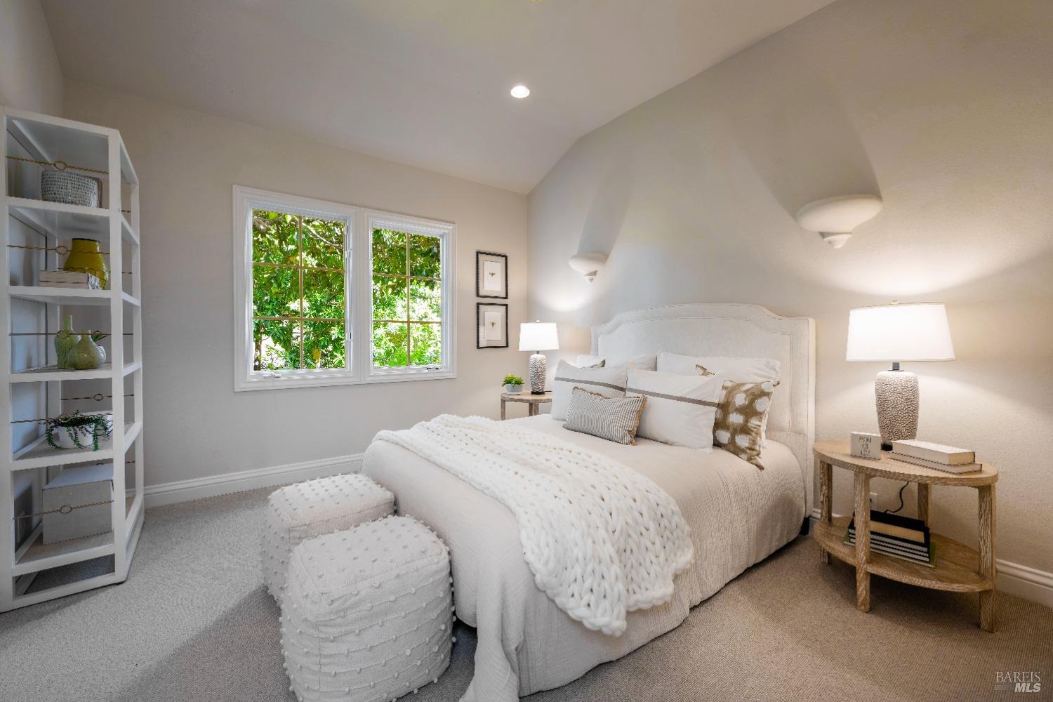 Detail Gallery Image 33 of 39 For 5 Cazadero Ln, Tiburon,  CA 94920 - 3 Beds | 2/1 Baths