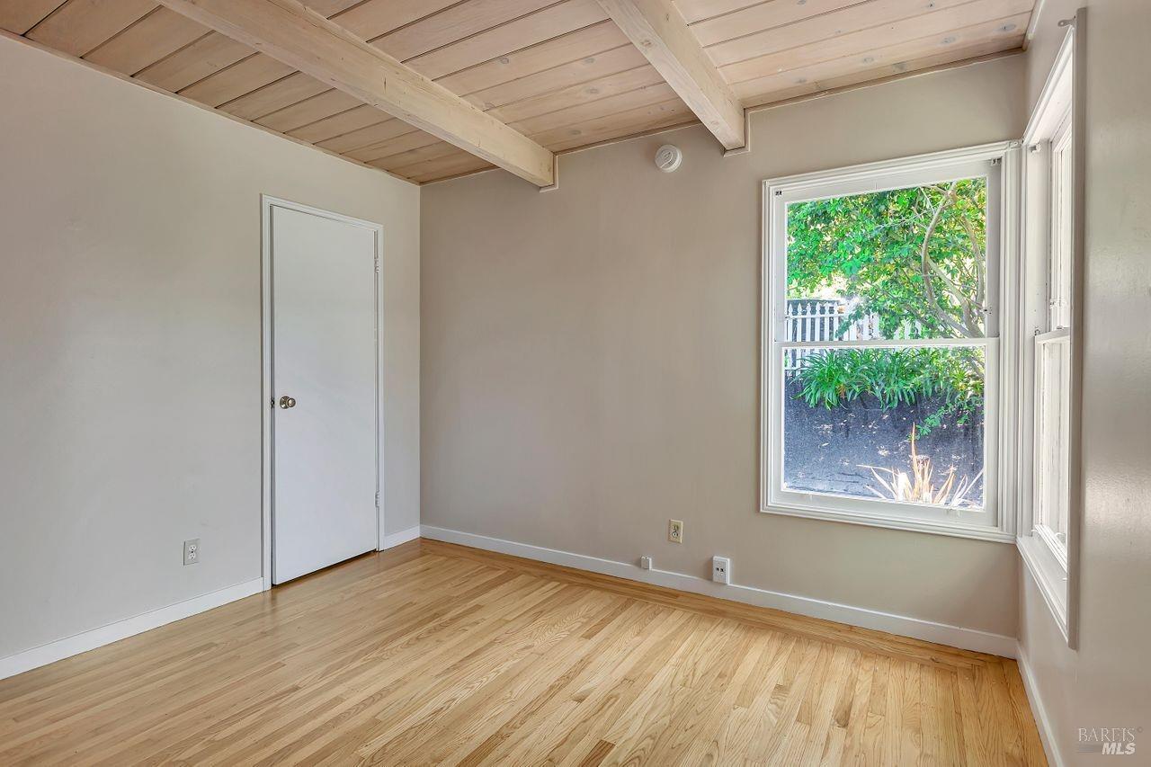 Detail Gallery Image 11 of 23 For 129 Richardson Dr, Mill Valley,  CA 94941 - 2 Beds | 2 Baths