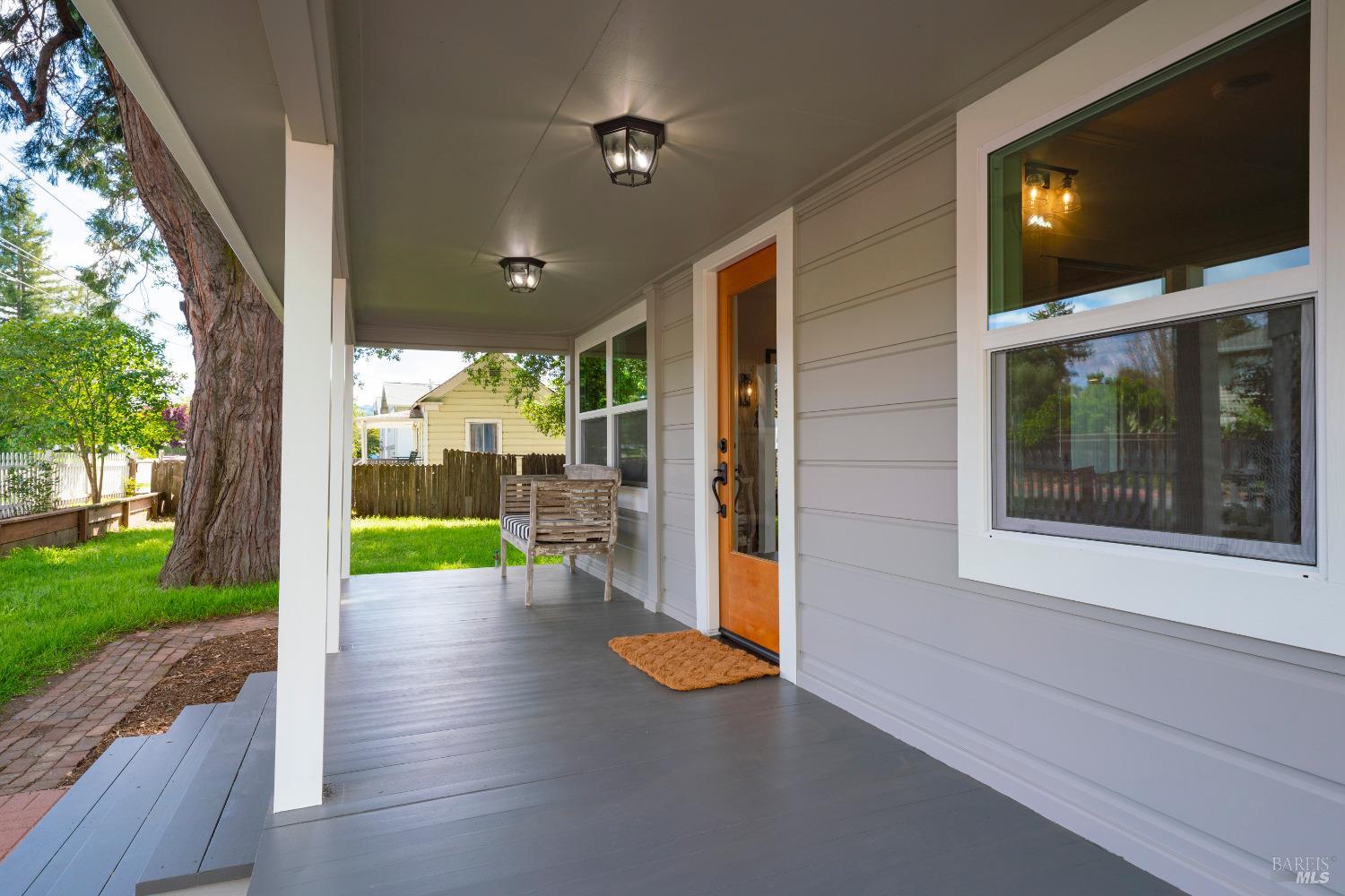 Detail Gallery Image 3 of 30 For 444 Mason St, Healdsburg,  CA 95448 - 5 Beds | 2 Baths