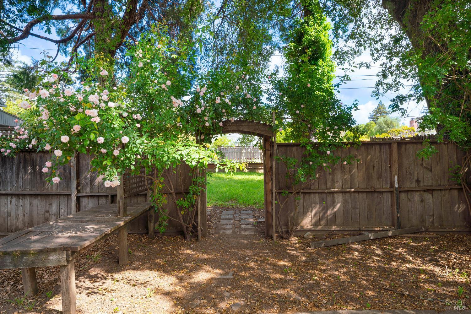 Detail Gallery Image 30 of 30 For 444 Mason St, Healdsburg,  CA 95448 - 5 Beds | 2 Baths