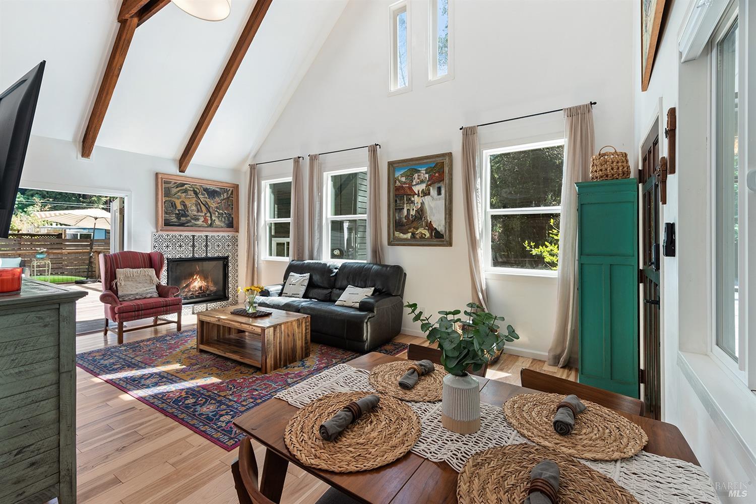 Detail Gallery Image 14 of 49 For 15555 Old Cazadero Rd, Guerneville,  CA 95446 - 3 Beds | 3 Baths