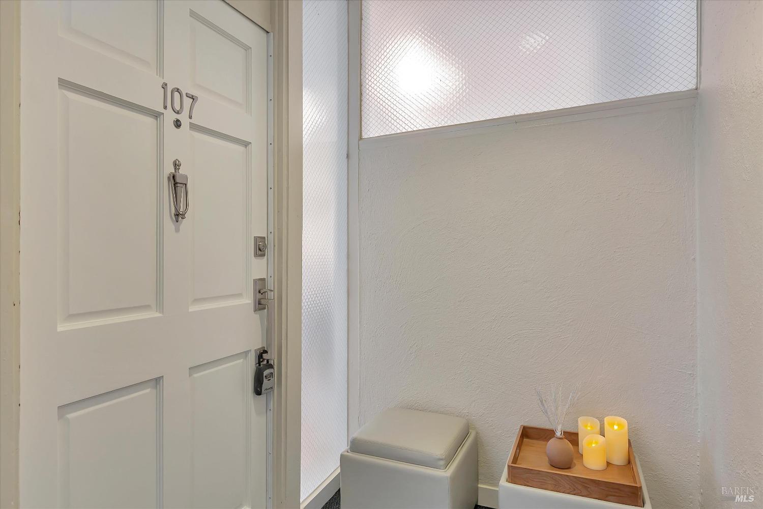 Detail Gallery Image 8 of 30 For 4 Janet Way #107,  Tiburon,  CA 94920 - 2 Beds | 1 Baths