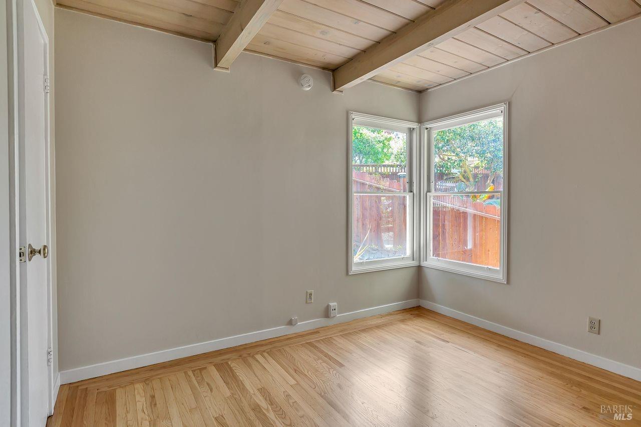 Detail Gallery Image 9 of 23 For 129 Richardson Dr, Mill Valley,  CA 94941 - 2 Beds | 2 Baths