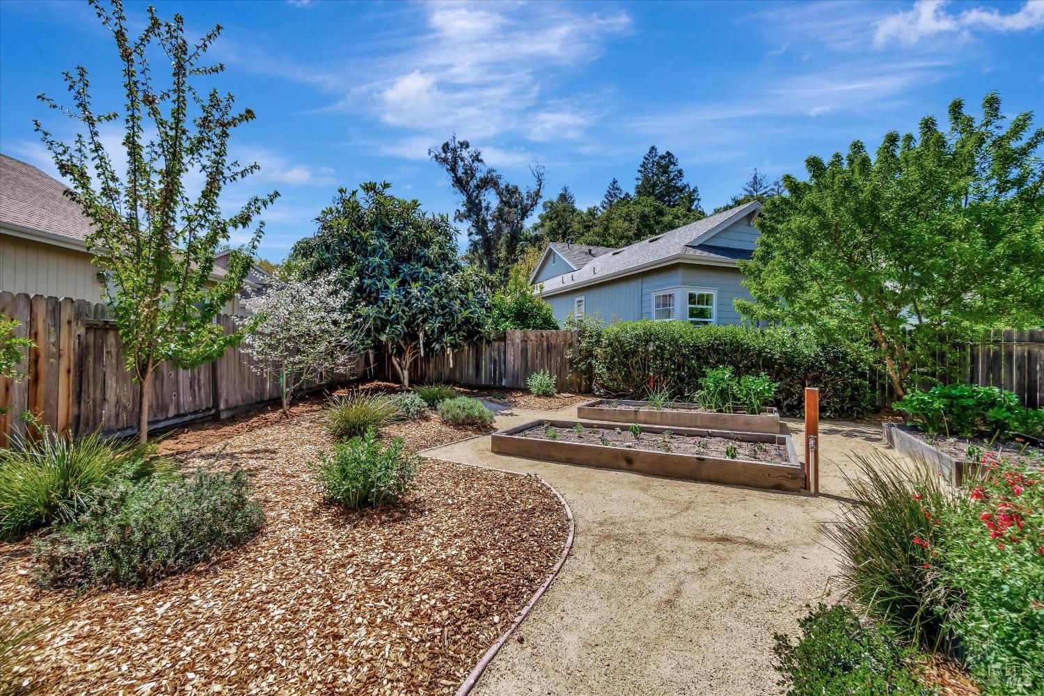 Detail Gallery Image 31 of 41 For 467 Gamay Dr, Cloverdale,  CA 95425 - 3 Beds | 2 Baths