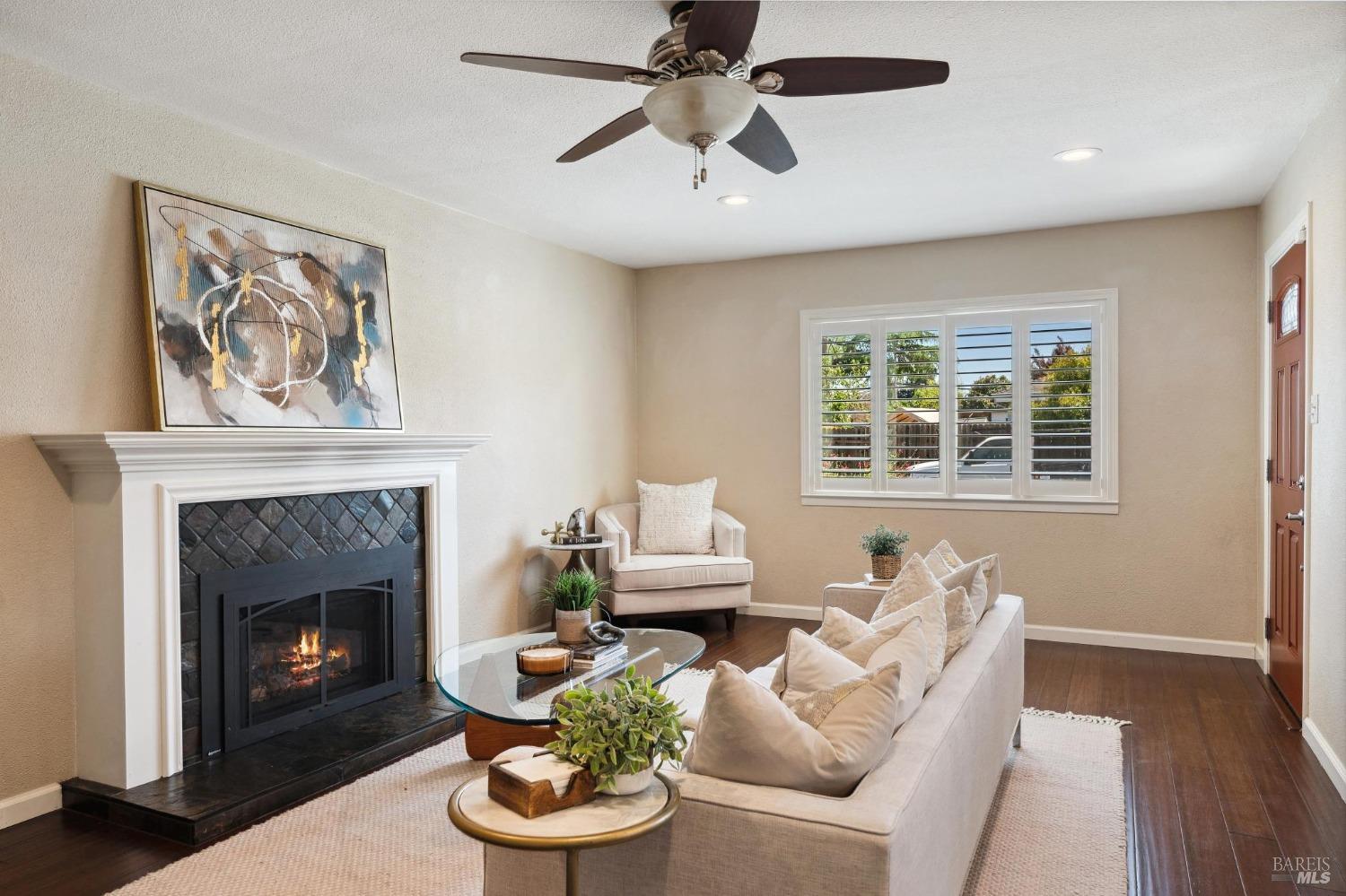 Detail Gallery Image 9 of 35 For 2224 Delpha Dr, Napa,  CA 94558 - 3 Beds | 1 Baths