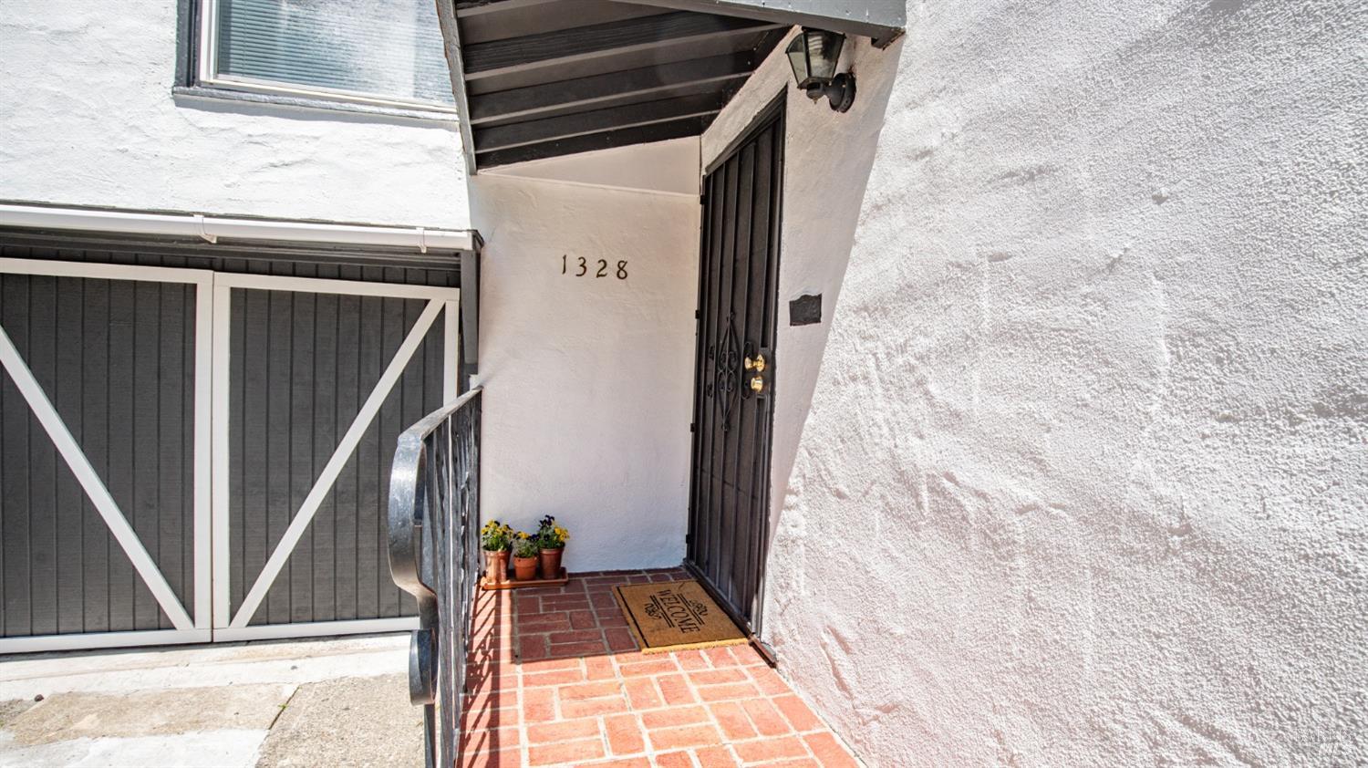 Detail Gallery Image 3 of 38 For 1328 Alabama St, Vallejo,  CA 94590 - 2 Beds | 1 Baths